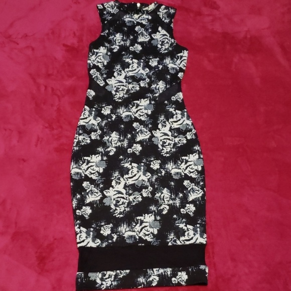 Material Girl - Picture 3 of 10